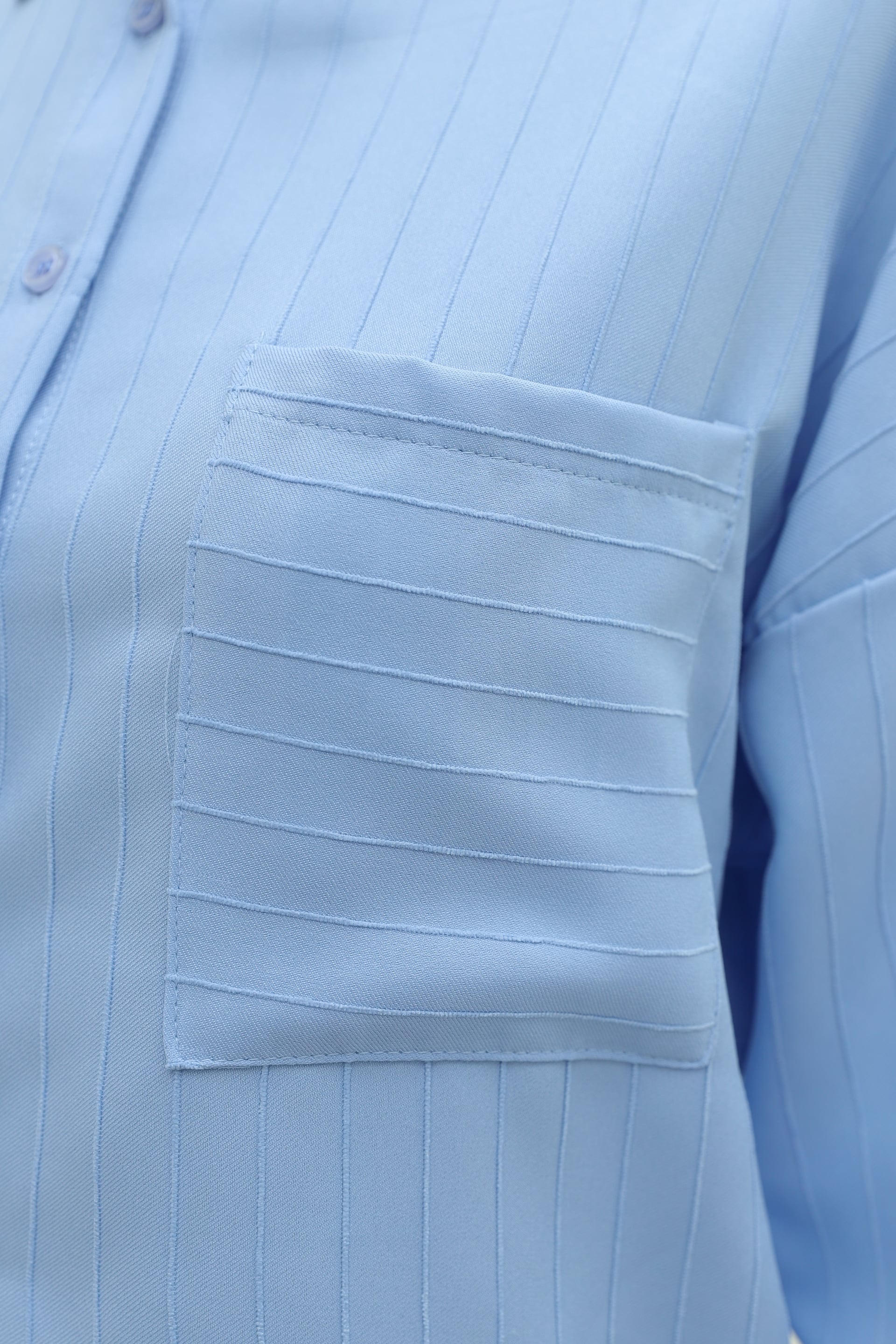 Oversize Linen-Blend Shirt with Chest Pockets and Long Back - Baby Blue - Podyumplus - by Peralane - photo 7
