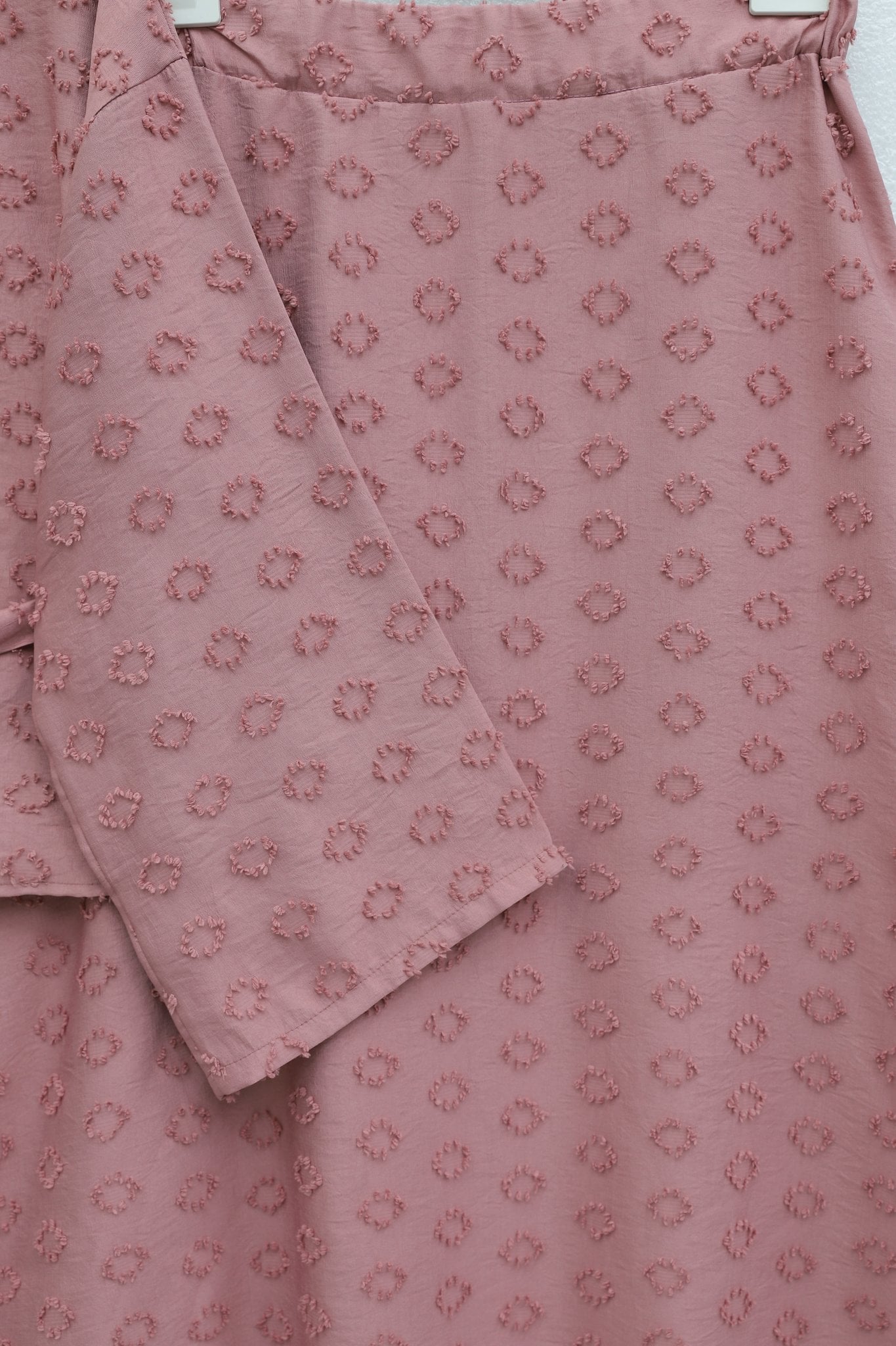 Single Button Embossed Floral Vual Crepe Modest Dress Set - Dusty Rose - Podyumplus - by Peralane - photo 3